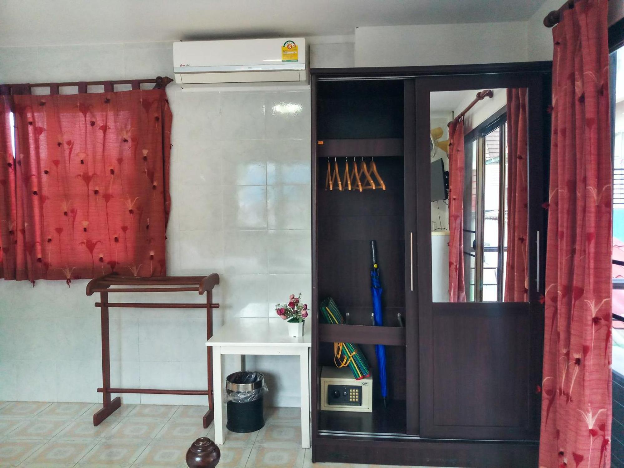 Kata Lina Guesthouse 外观 照片
