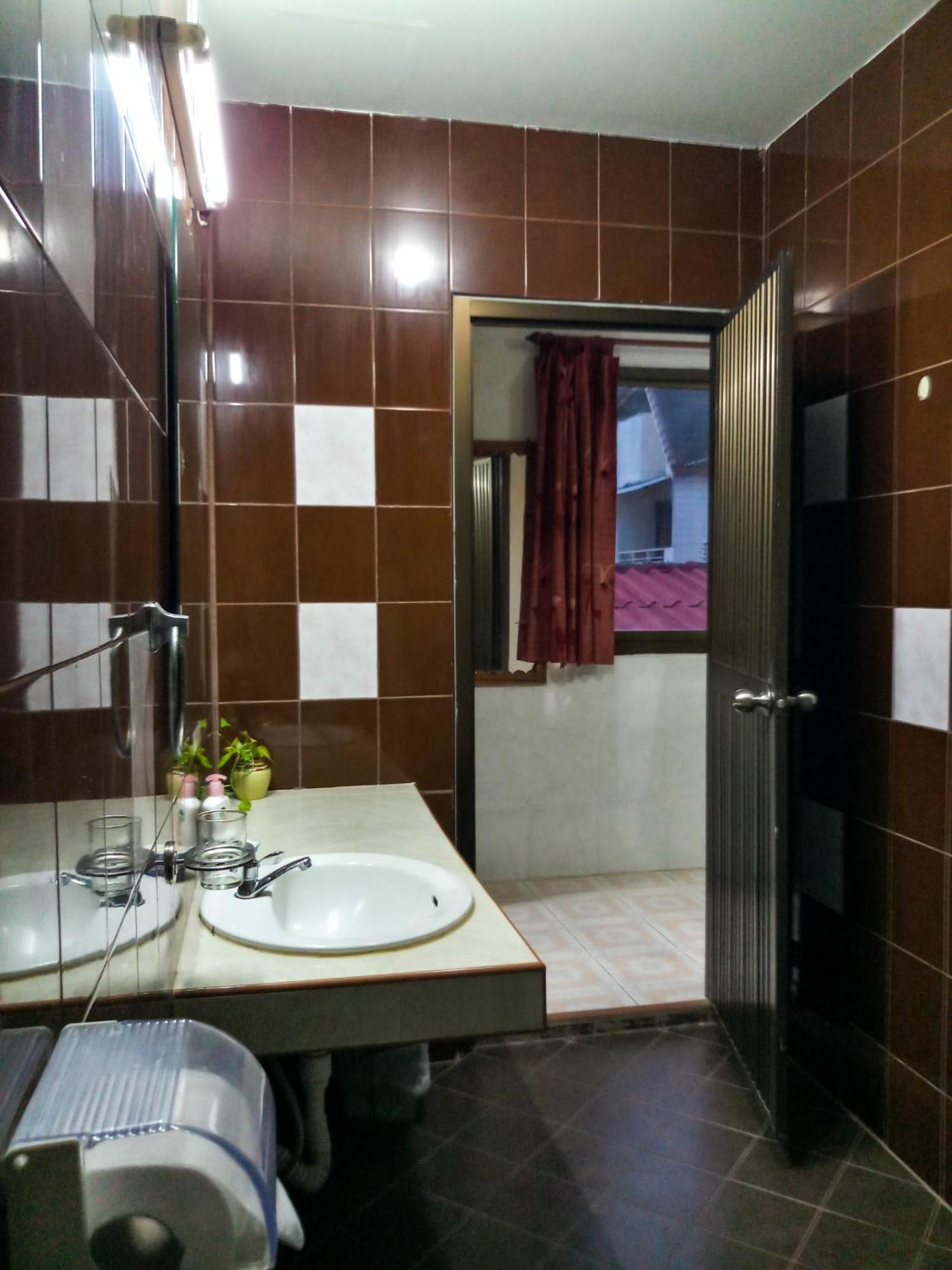 Kata Lina Guesthouse 外观 照片
